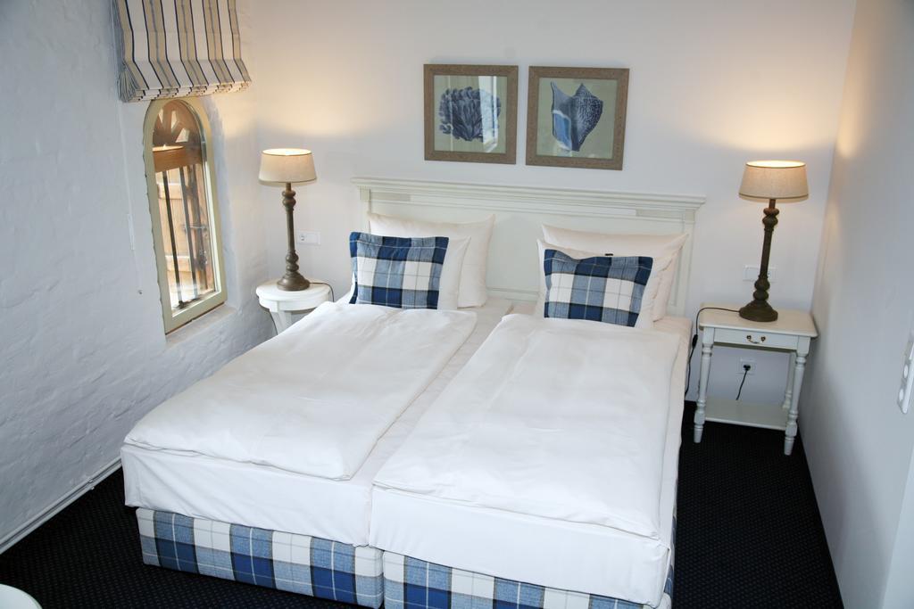 Hotel Alter Kornspeicher นอยชเตรลิทซ์ ภายนอก รูปภาพ